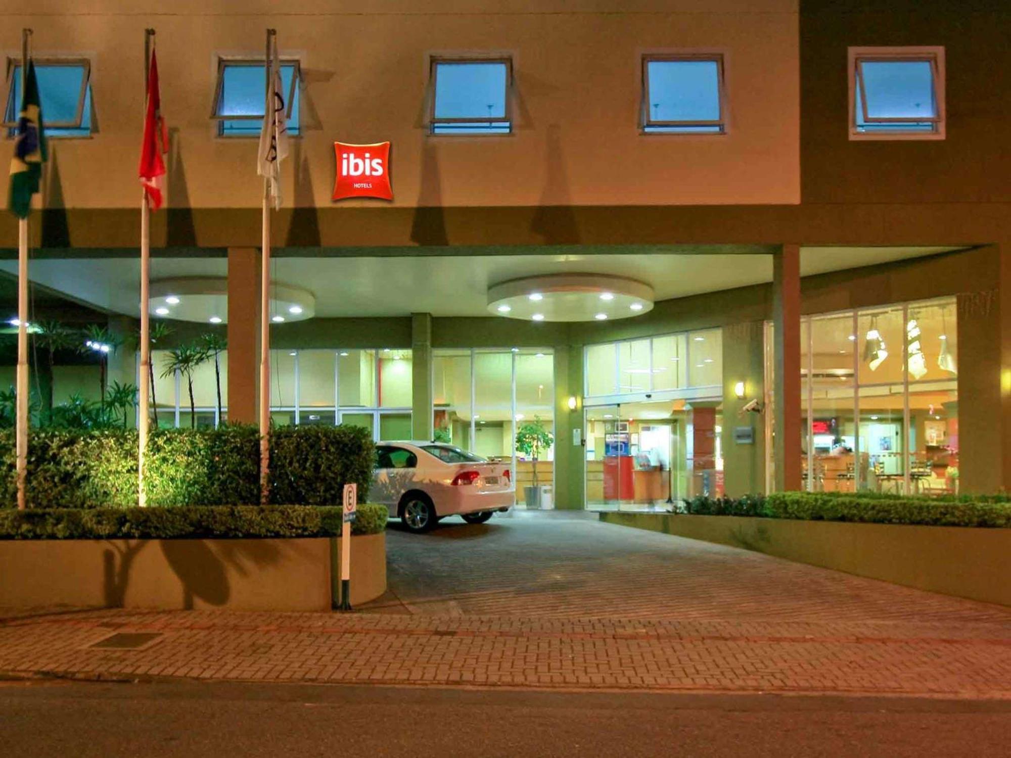 ibis Blumenau Hotel Bagian luar foto